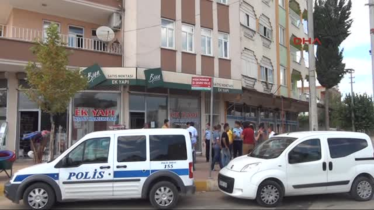 Çaldıkları Kasayı Açamayınca, Yol Kenarına Attılar
