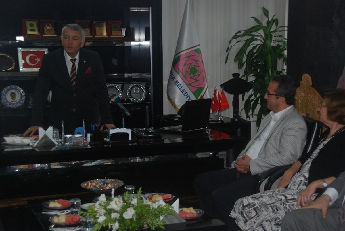 CHP Heyeti, Başkan Günaydın\'ı Ziyaret Etti