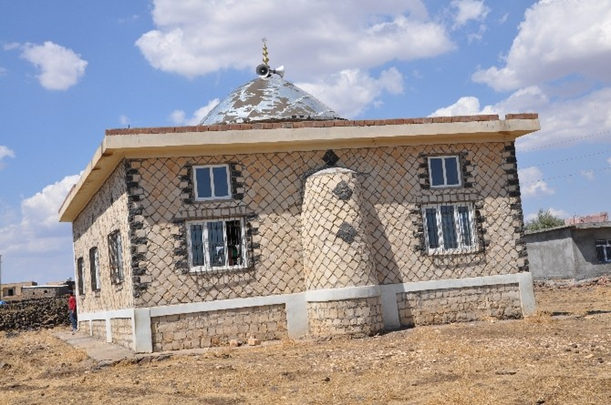 Derik\'te Cami Yangını
