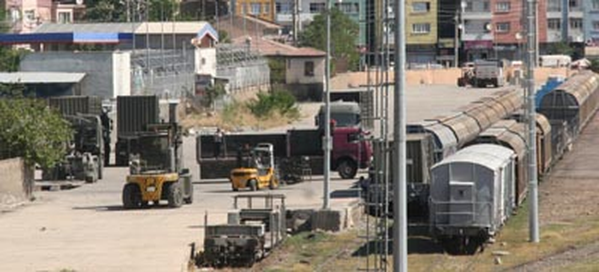 Diyarbakır\'dan Suriye Sınırına Demiryolu İle Askeri Sevkiyat