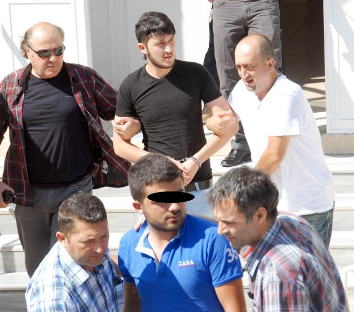 Düğünde Oynarken Yakalandı