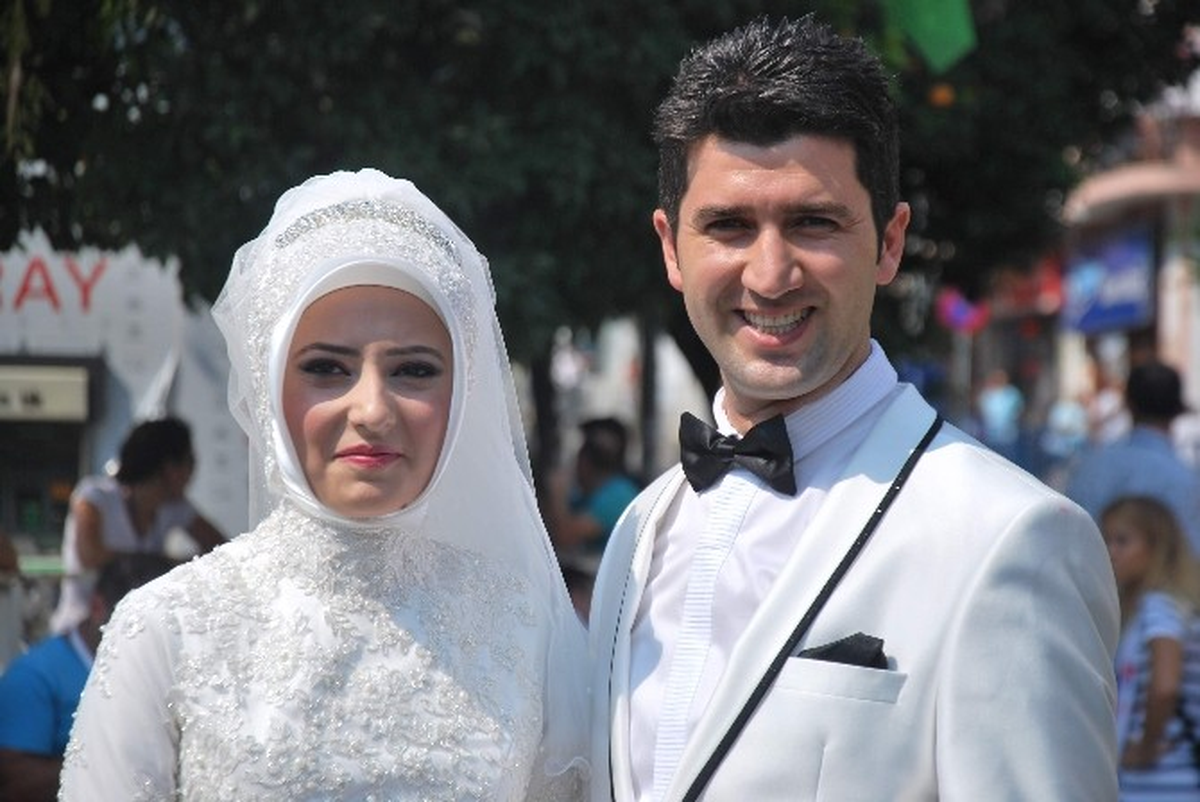 Düğünü Bırakıp Mitinge Geldiler