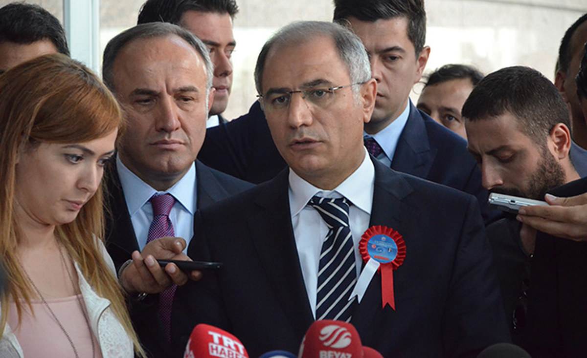 Zekeriya Öz\'e Ağzının Payını Verdi