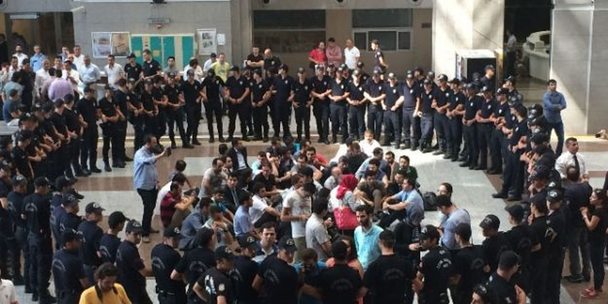 Gözaltına Alınan 31 Polis Açığa Alındı