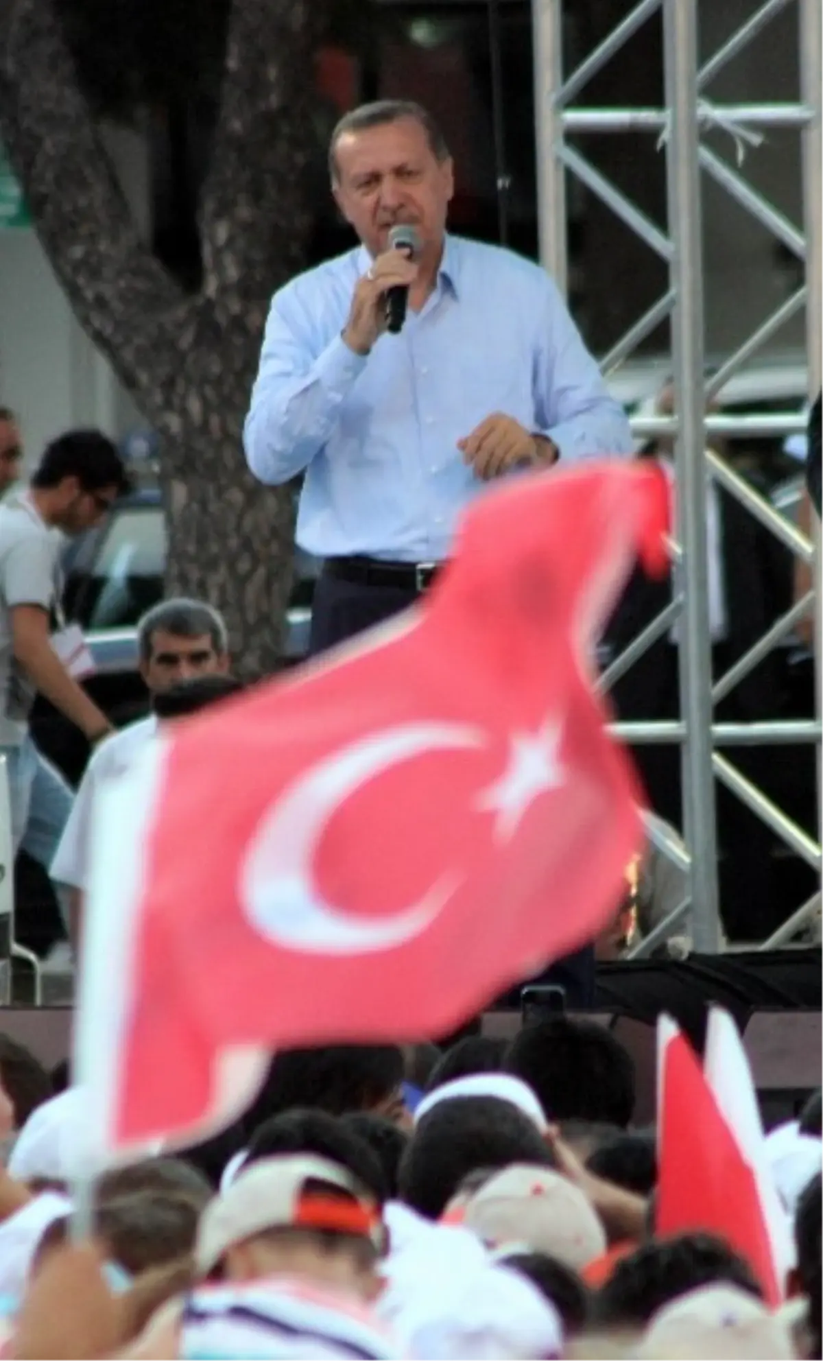 Erdoğan: "Chp\'yi De, MHP\'yi de Pensilvanya\'dan Kurtaracağız"