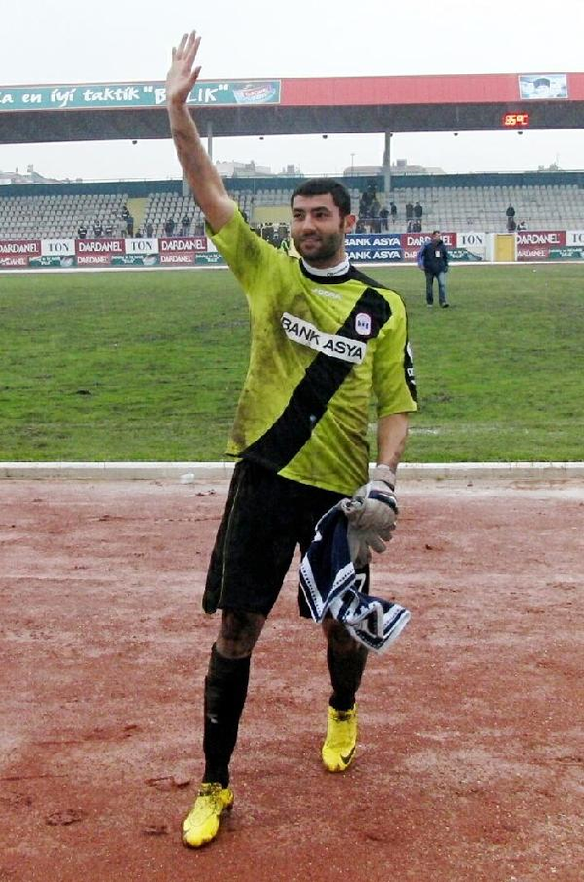 Giresunspor, Kaleci Eser Altın\'ı Renklerine Bağladı