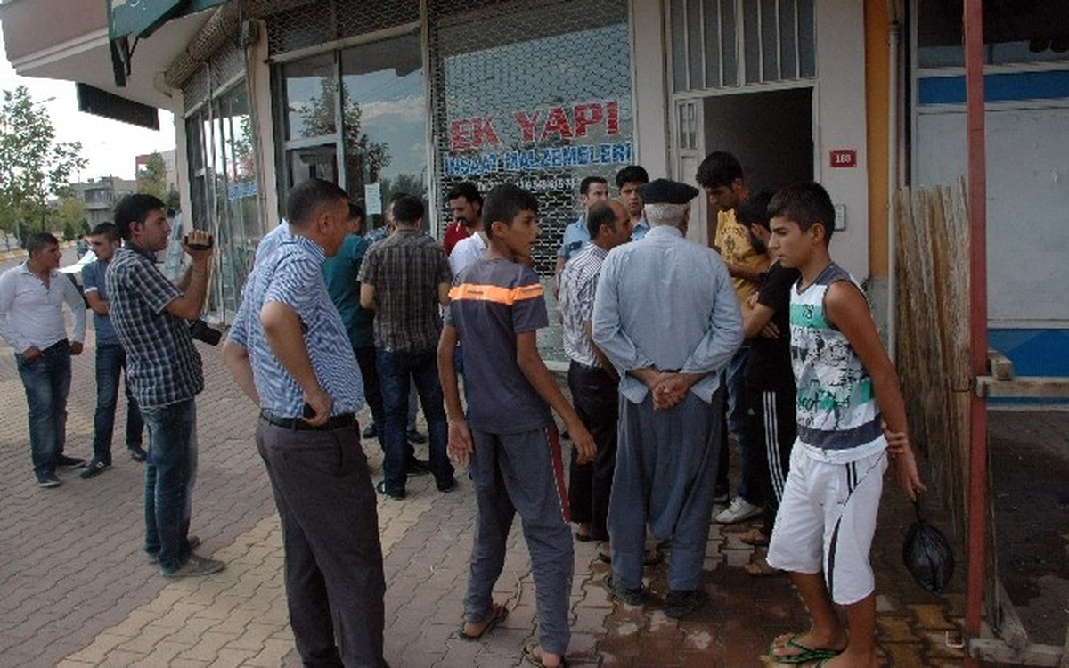 Gündüz Vakti Çelik Kasayı Alıp Kaçtılar