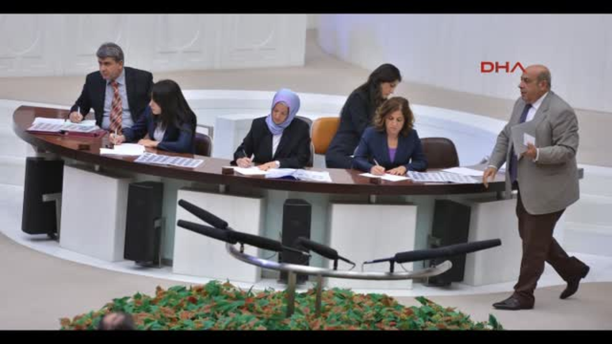 İlk Türbanlı Stenograf