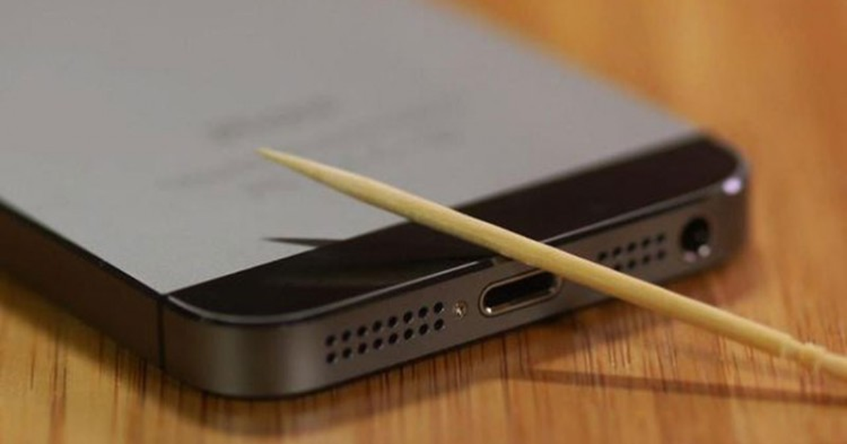 İphone\'u Kürdan ile Temizleyebilirsiniz