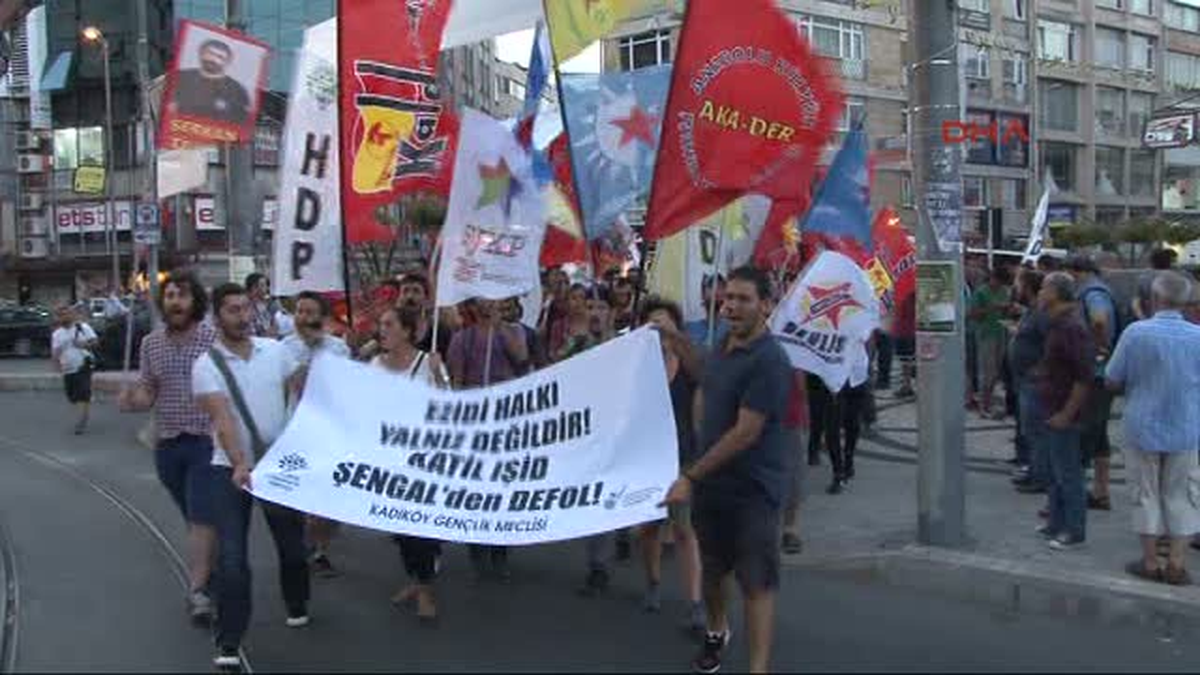 Kadıköy\'de Işid\'i Protesto Yürüyüşü