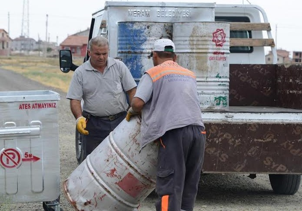 Meram\'da Çöp Konteynerleri Değişiyor