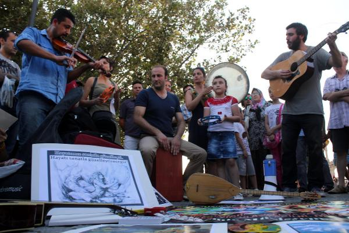 Müzisyenlerden Öğretmen Atamaları İçin Eylem
