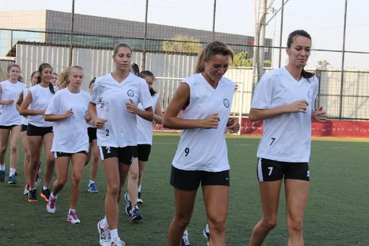 Nilüfer Belediyespor\'a Voleybolda İlk Antrenman