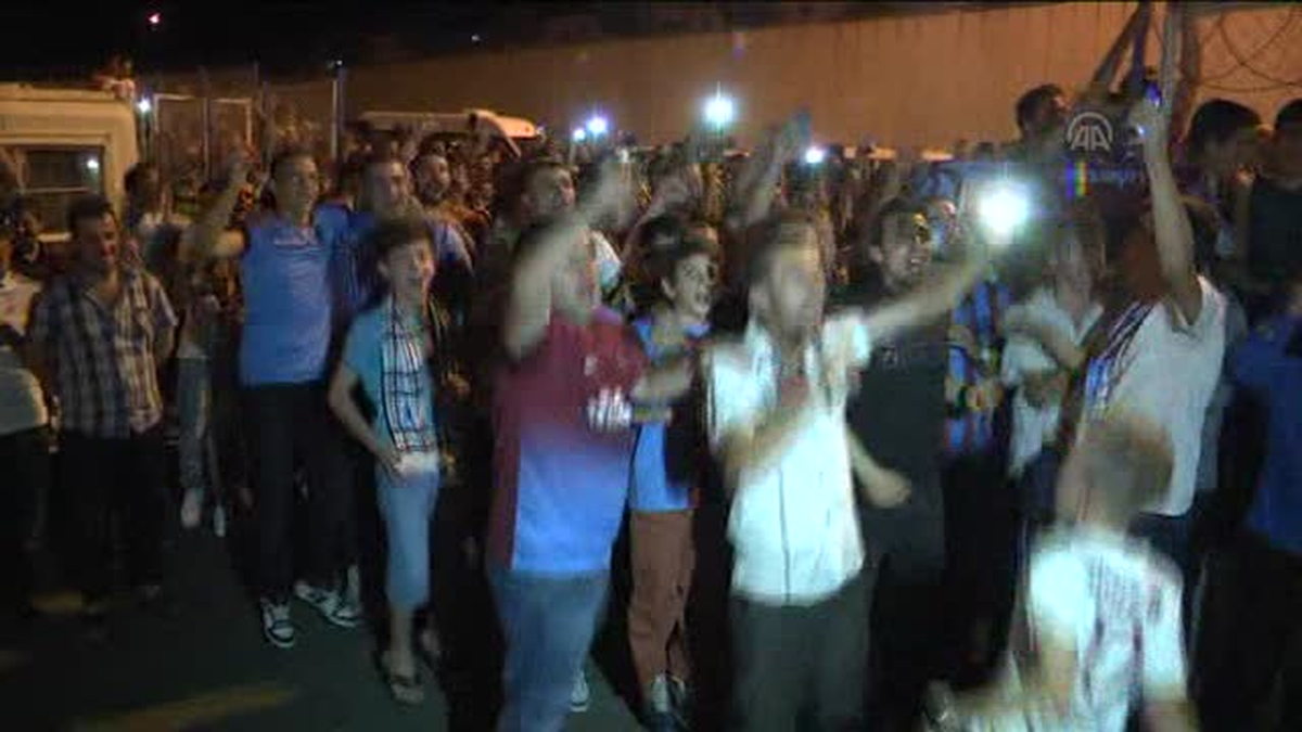 Trabzon\'da Oscar Cardozo\'ya Coşkulu Karşılama