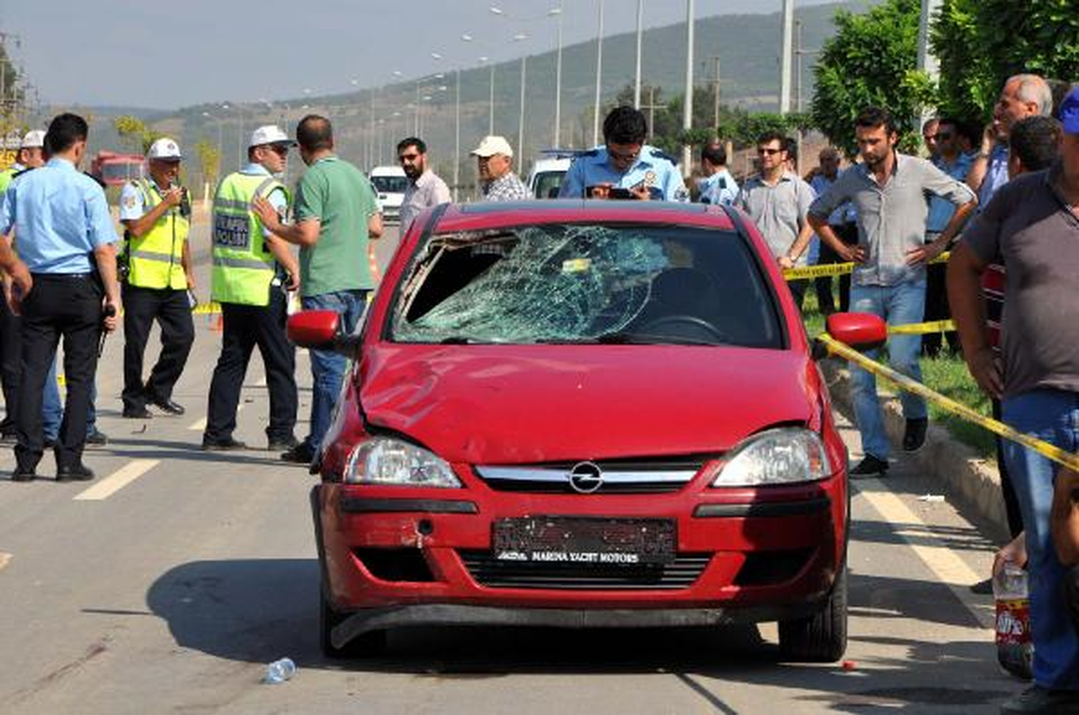 Otomobilin Çarptığı Motosiklet Sürücüsü Öldü
