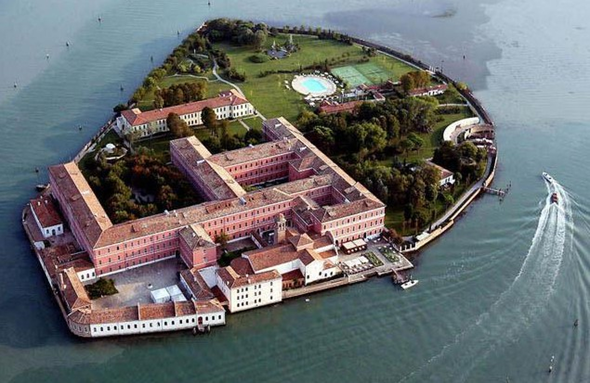San Clemente Palace Eşsiz Servisi İle Seçkin Konuklarını Ağırlıyor