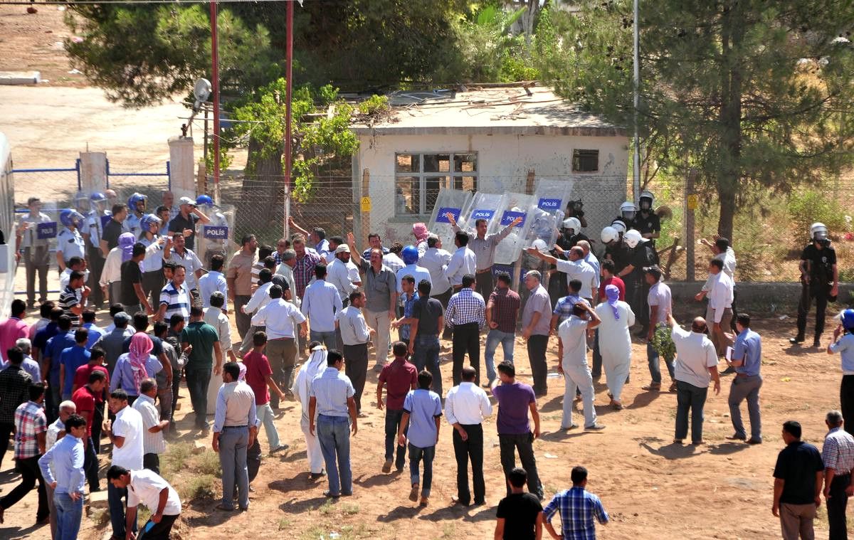 Şanlıurfa\'da Elektrik Kesintisi Protestosu