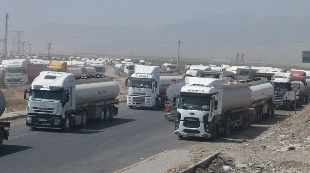 Sınırda Bekleyen Tankerler Tehlike Saçıyor