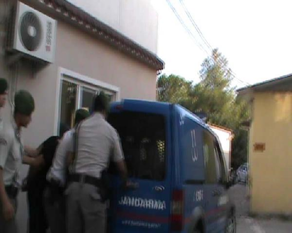 Muğla\'da Tartıştığı Eşini Av Tüfeğiyle Yaraladı