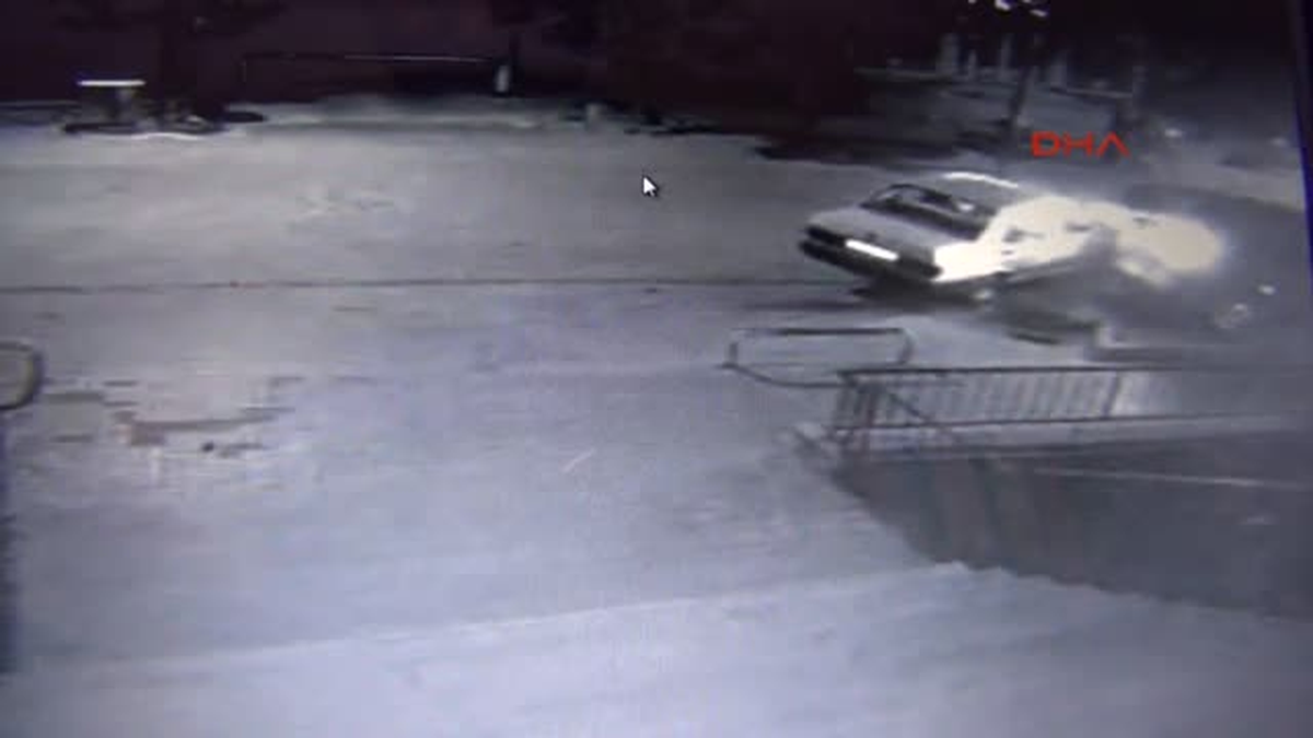 Tavşanlı\' Daki Kaza Güvenlik Kameralarına Böyle Yansıdı