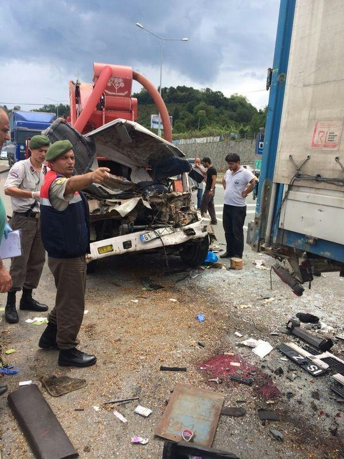 Trabzon'da Trafik Kazası: 2 Ölü, 1 Yaralı