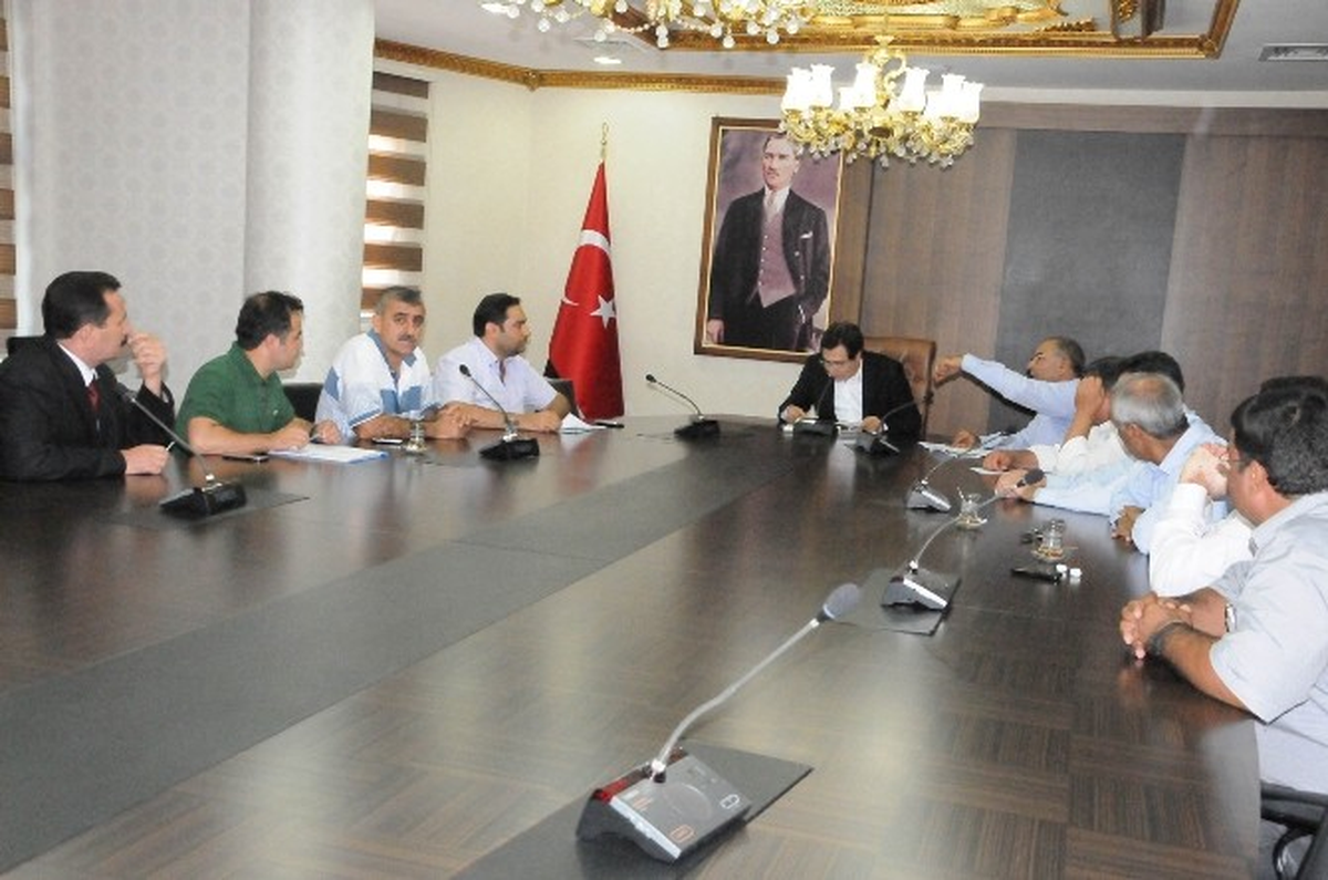 Vali İzzettin Küçük Elektrik Konusuna El Attı