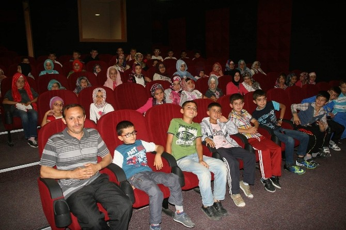 Yozgat\'ta Kur\'an Kursu Öğrencileri Sinema ile Ödüllendiriliyor