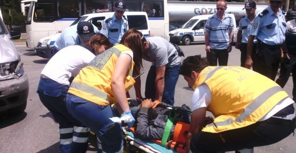 Yurtta Trafik Kazaları: 19 Yaralı