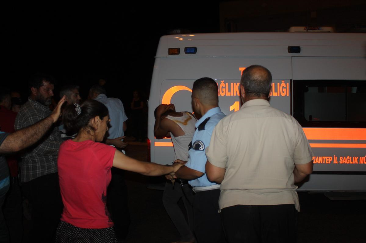 Gaziantep\'te 112 Acil Sağlık Ekibine Saldıran Gruba Polis Müdahelesi