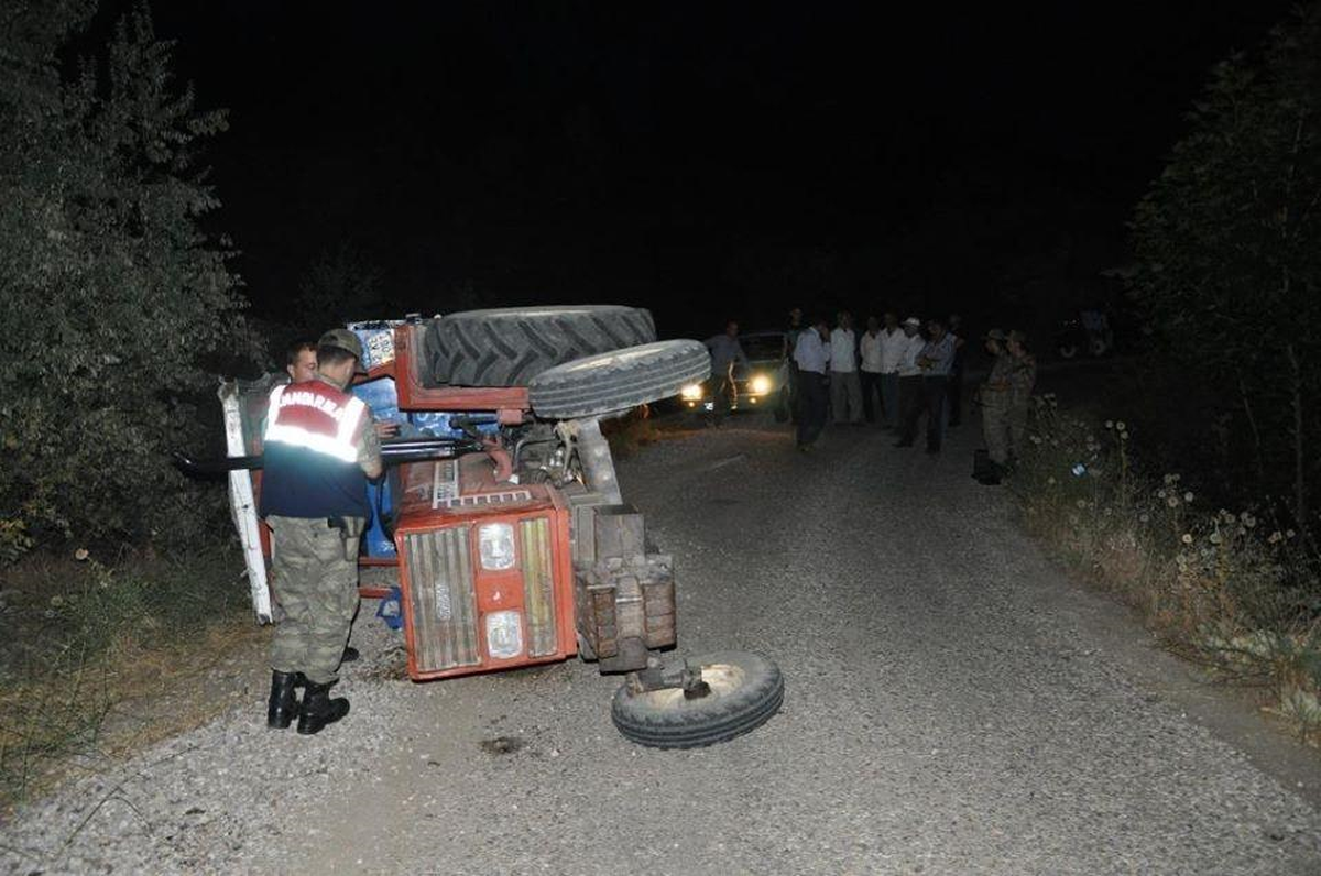 Adıyaman\'da Traktör Devrildi: 9 Yaralı