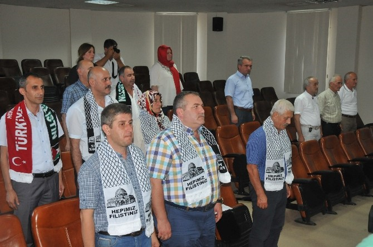 Akçakoca Belediye Meclisi İsrail\'i Protesto Etti