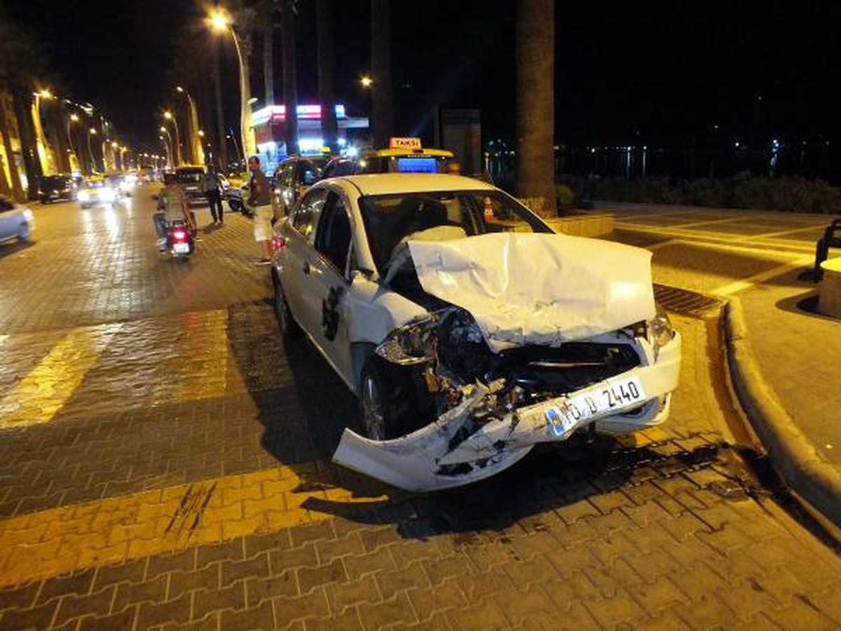 Alkollü Sürücü Kaza Yaptı: 5 Yaralı
