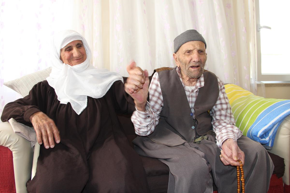 Aynı Yastığa 82 Yıldır Baş Koyuyorlar