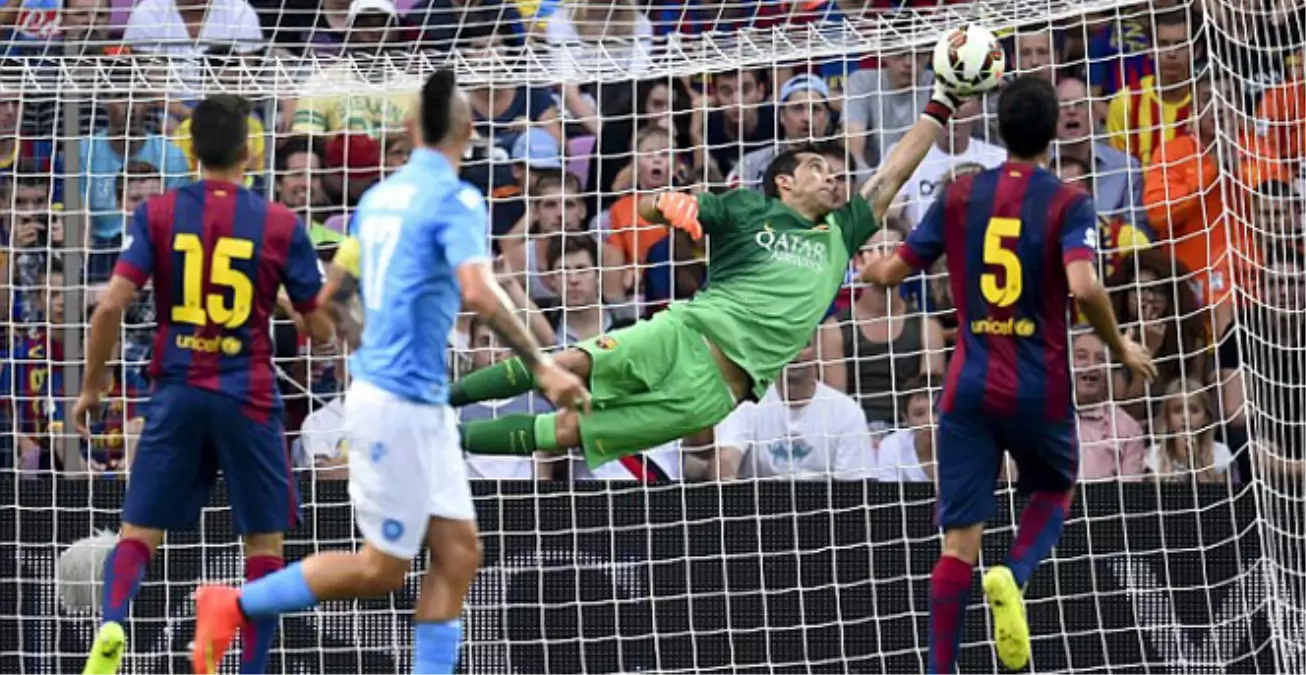 Barcelonalı Kaleci Claudio Bravo, Hatalı Gol Yiyerek Hocasını Şaşırttı