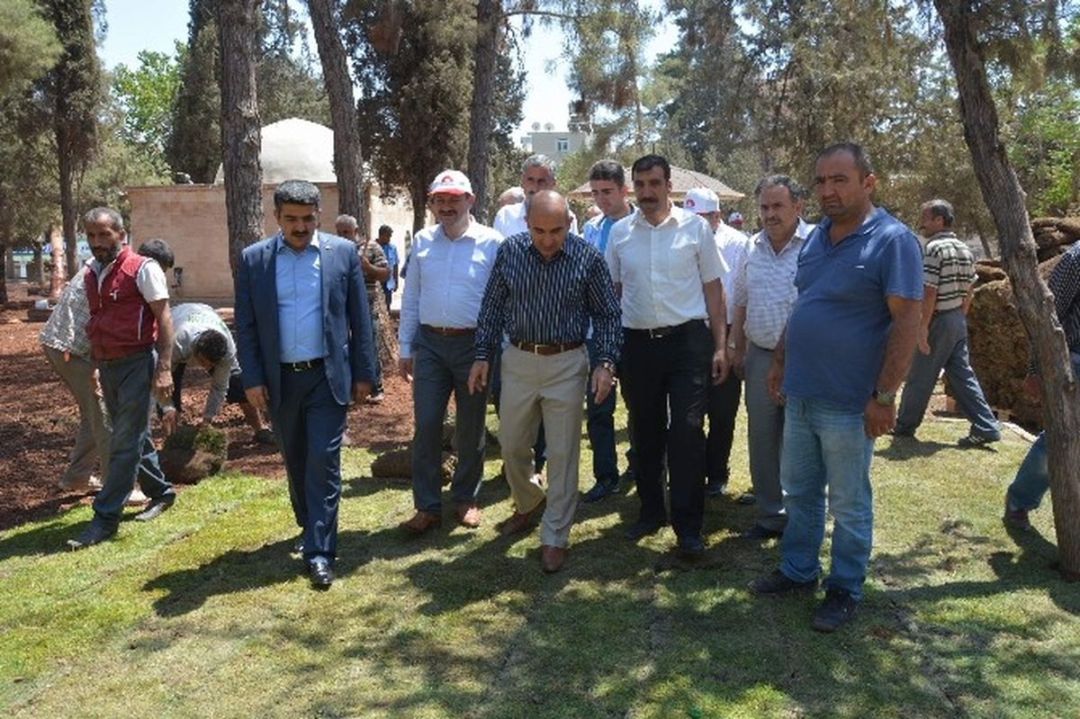 Başkan Kara İslam Bey Parkında Yapılan Çalışmaları Takip Etti