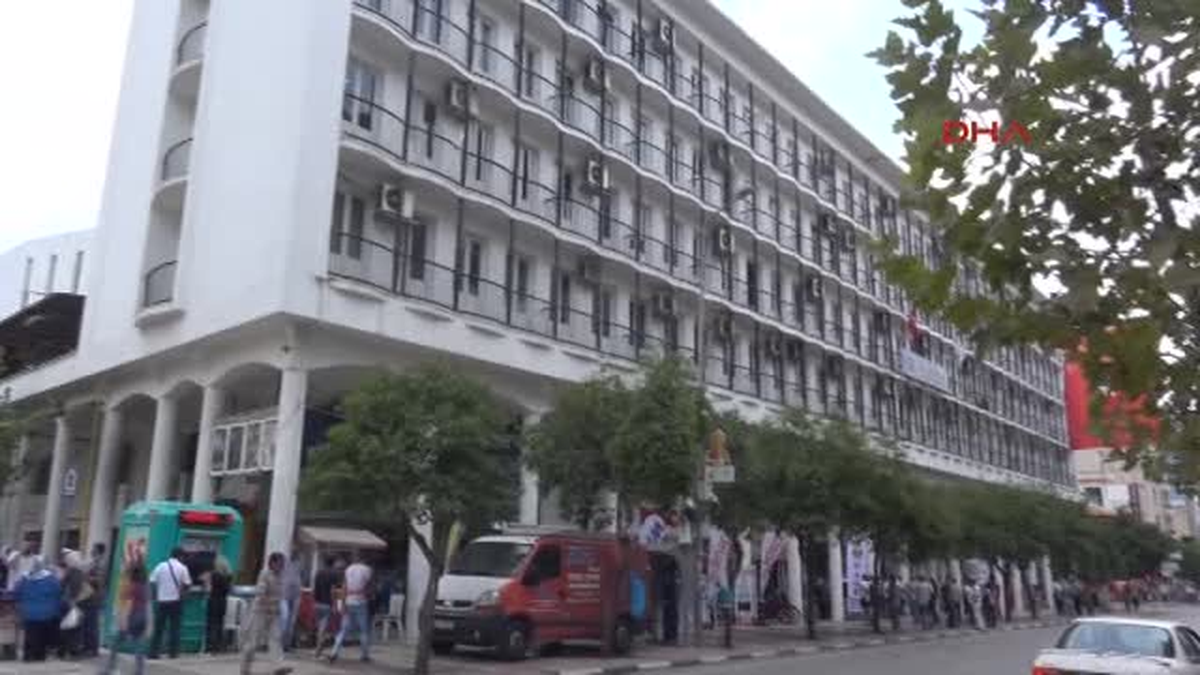 Beyaz Fil\' Binasının Satışına Tepkiler Sürüyor