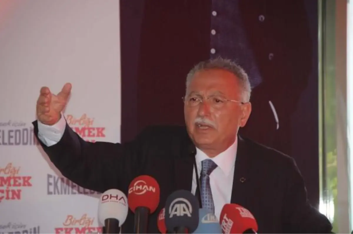 İhsanoğlu: Türkiye Rejim Arayışında Değil