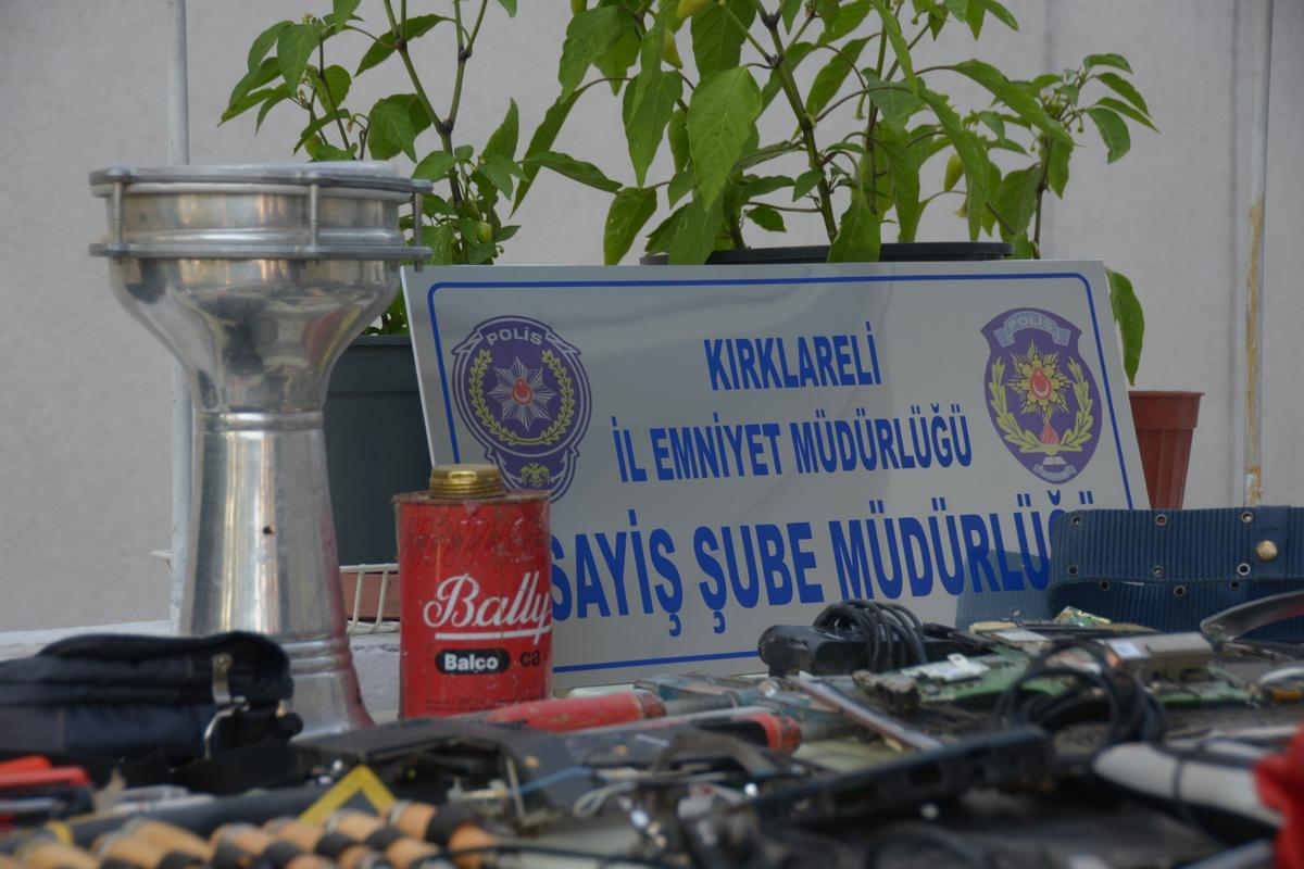 "Darbuka ve Tıraş Makinesi Çaldı"