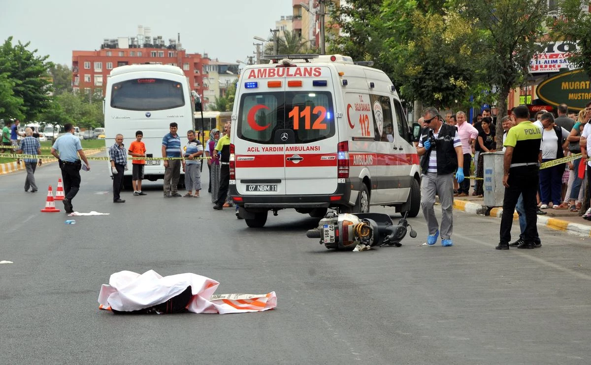 Antalya\'da Devrilen Motosiklette Bulunan Bebek Hayatını Kaybetti