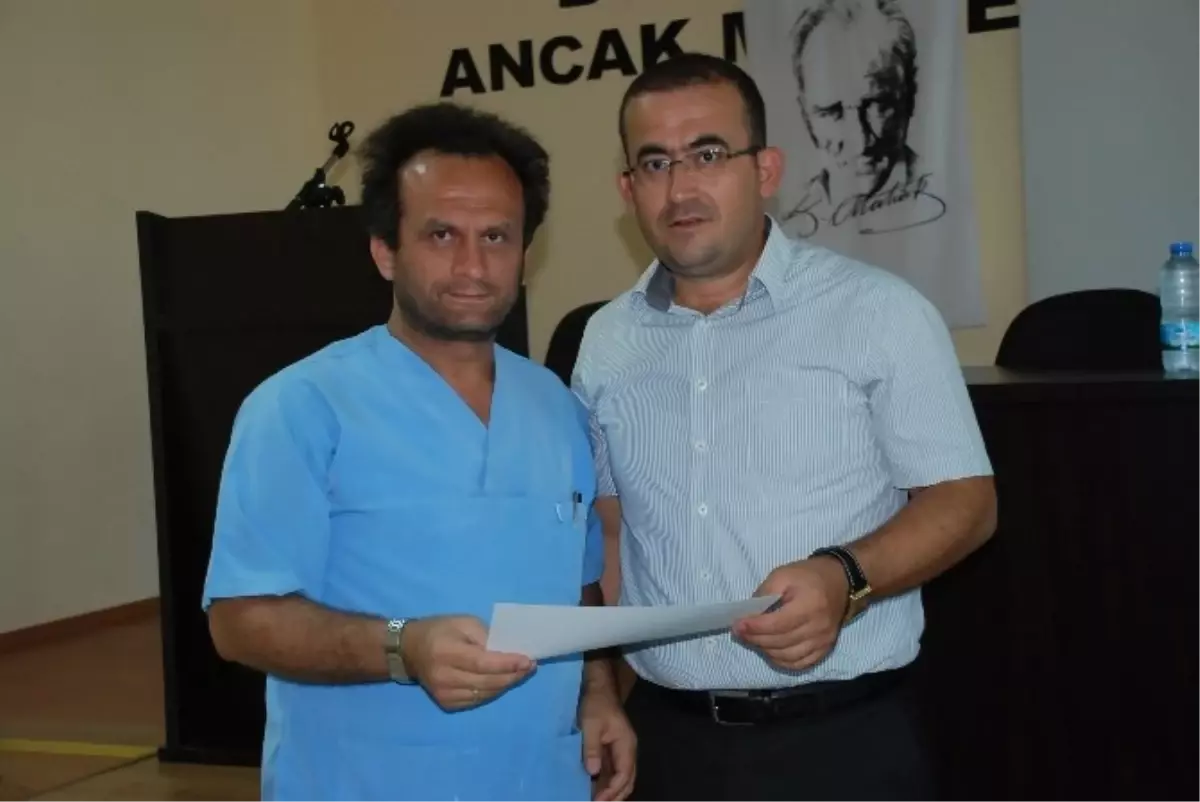 Didim'de Diş Protez Yardımcıları Sertifikalarını Aldı