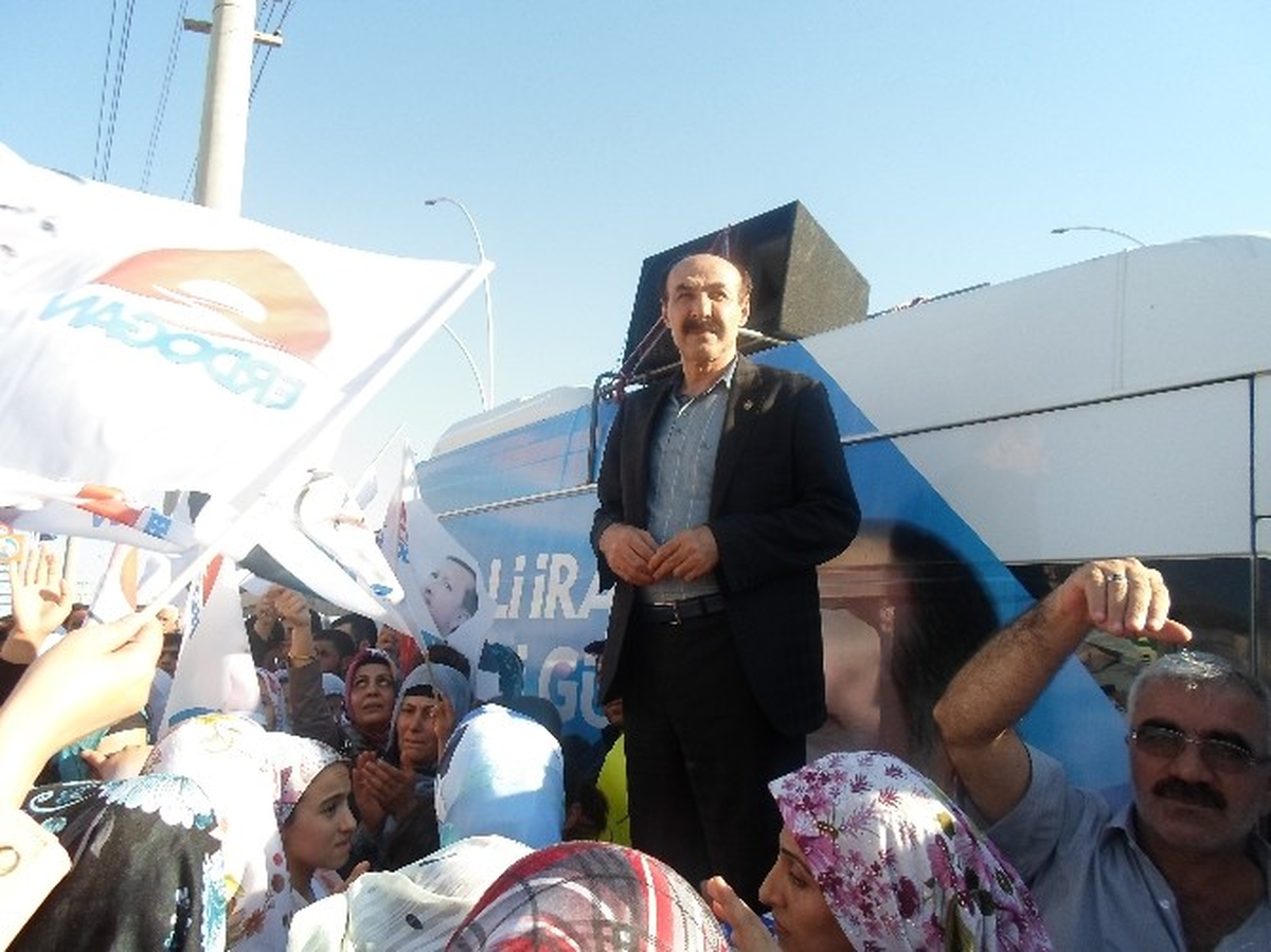 Diyarbakır\'da Başbakan\'a Destek Mitingi