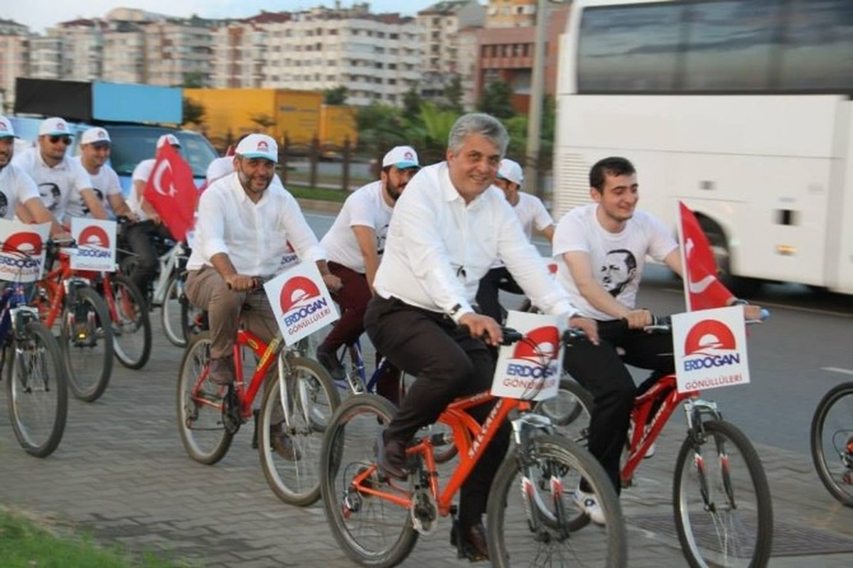 Erdoğan\'ın Cumhurbaşkanlığı Adaylığına Destek Olmak İçin Pedal Çevirdiler