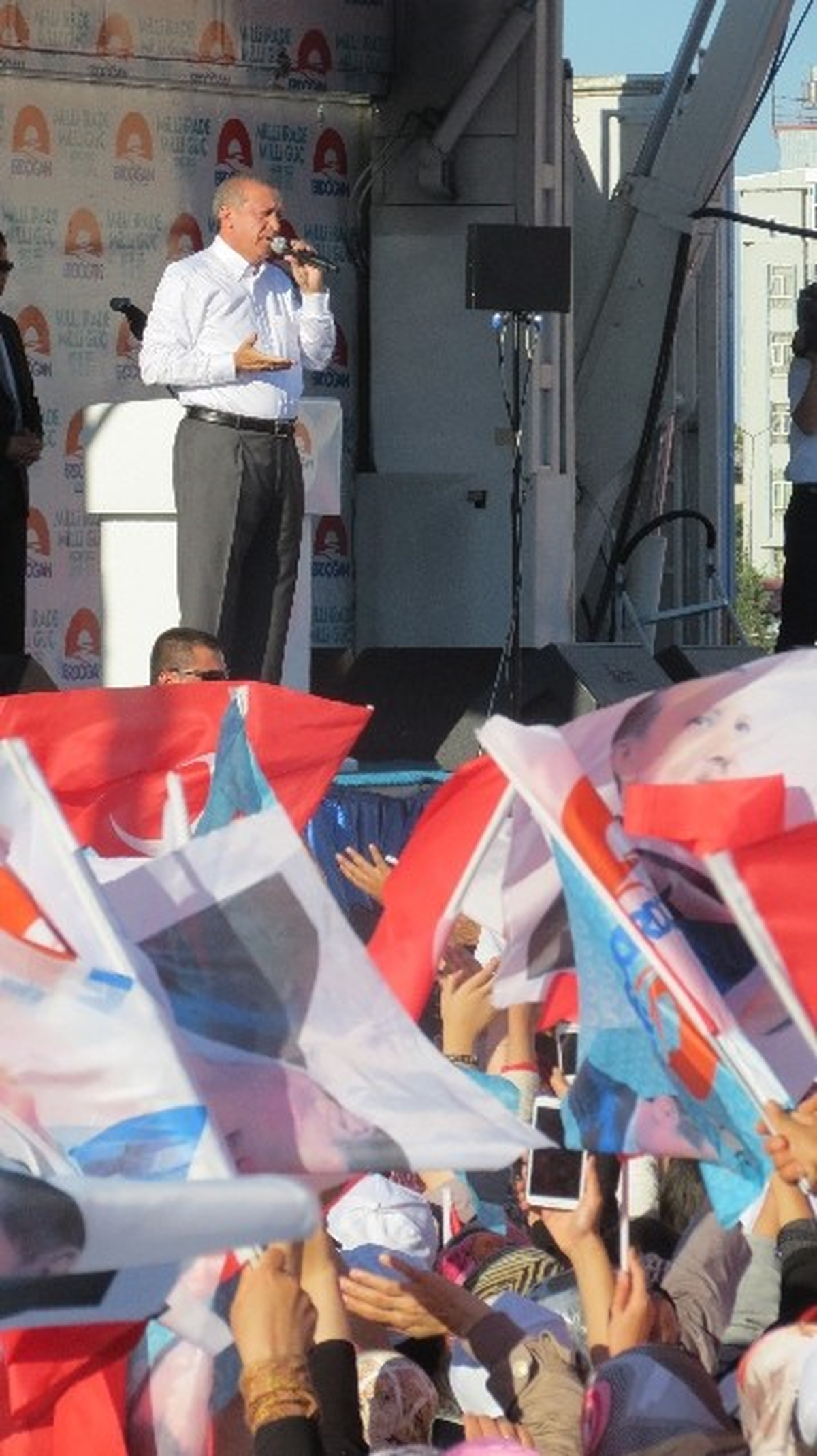 Erdoğan\'ın Malatya Mitingini Mozambik Cumhurbaşkanı Adayı da İzledi