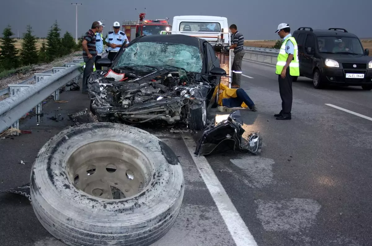 Eskişehir\'de Trafik Kazası: 4 Ölü, 1 Yaralı