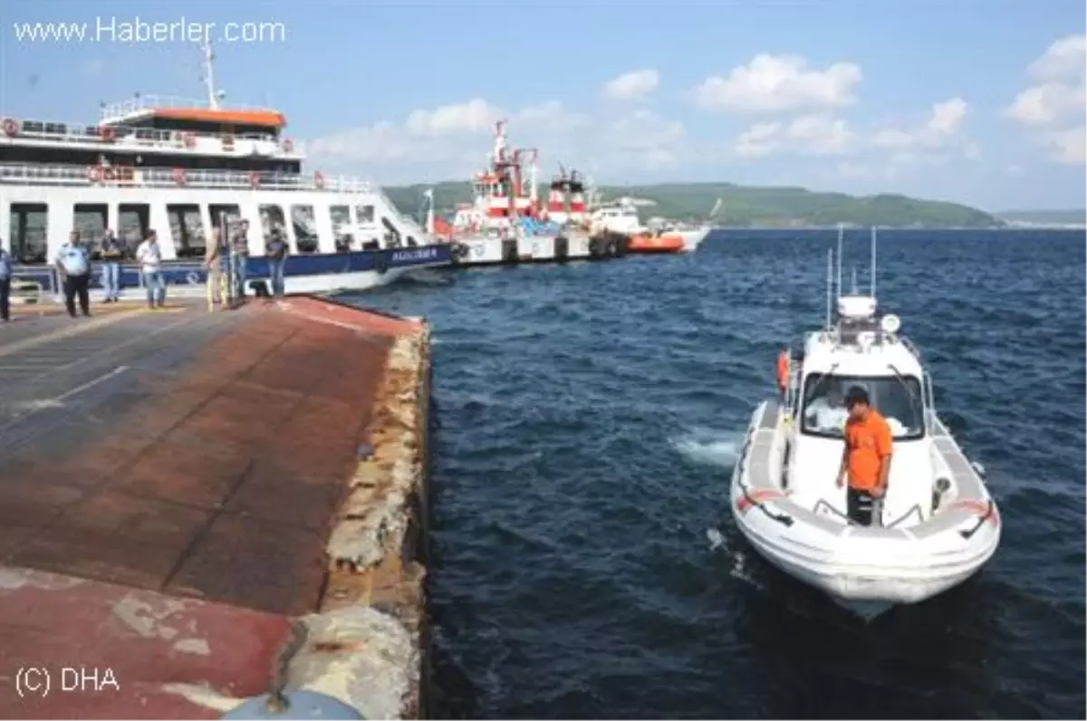 Feribot İskelesinden Araç Düştü