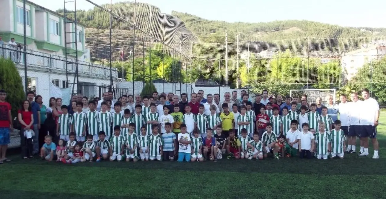 Geleceğin Yıldızları Futbol Şenliğine Buluşuyor