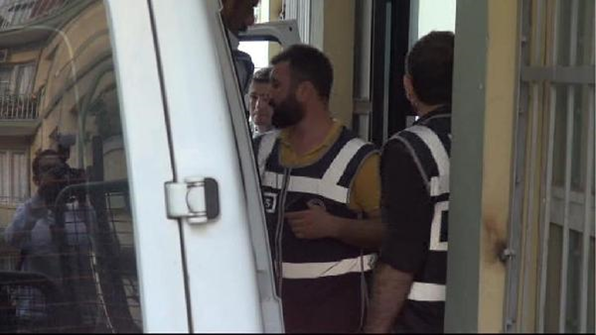 Gözaltına Alınan Polislerden Bir Bölümü Daha Adliyede