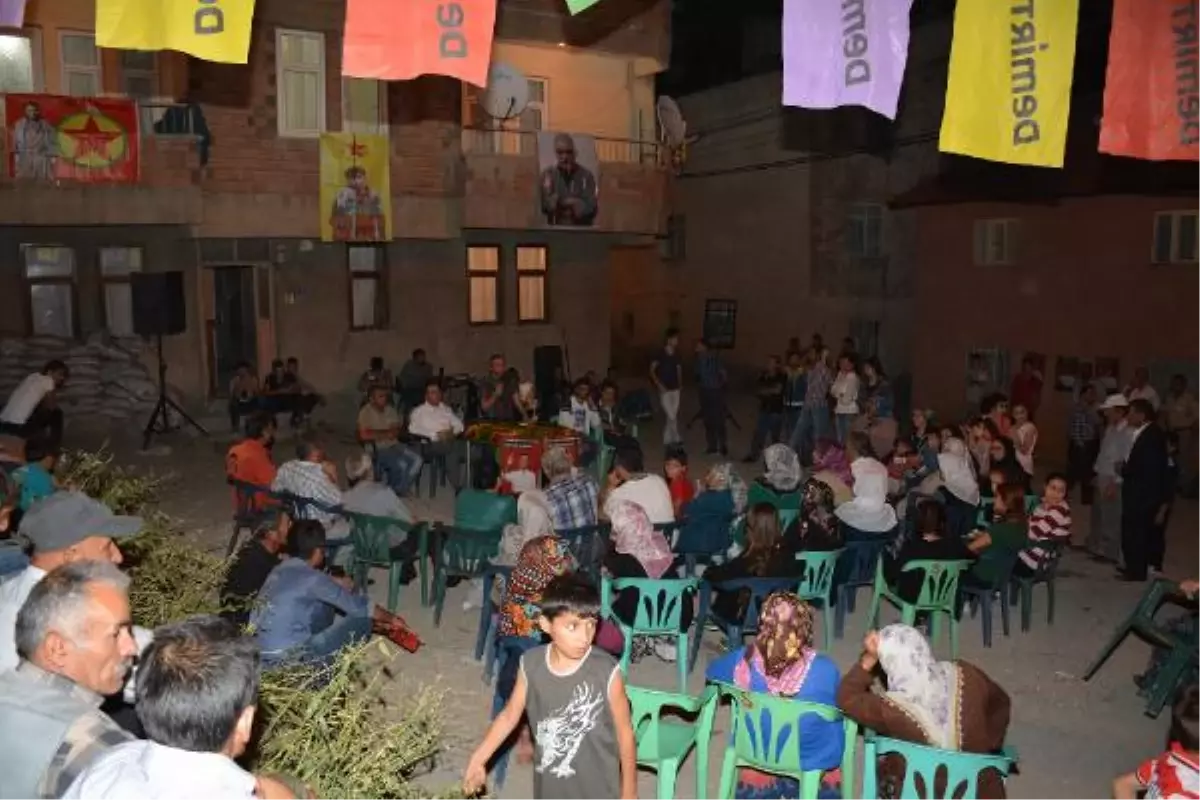 Hakkari\'de Demirtaş İçin Gece Toplantıları