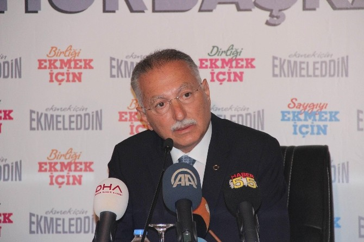 İhsanoğlu: "Cumhurbaşkanı Yol Yapmaz, Yol Gösterir"