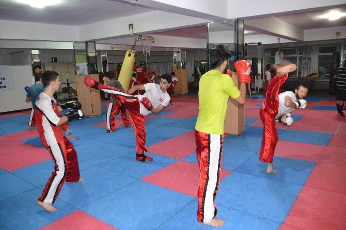 Kick Boksçular, Türkiye Şampiyonasına İddialı Hazırlanıyor
